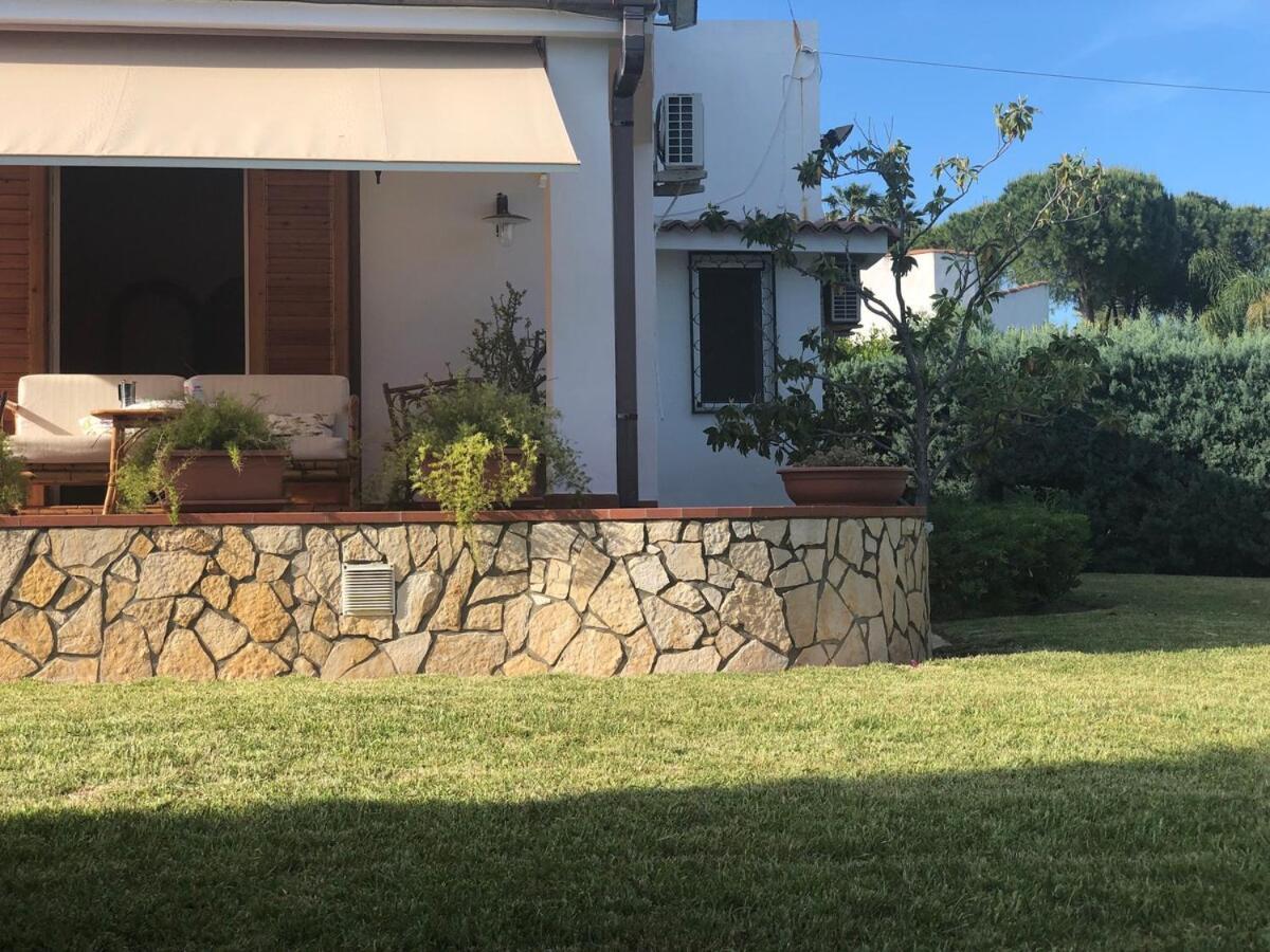 Le Tre Palme Villa Fontane Bianche Exterior photo